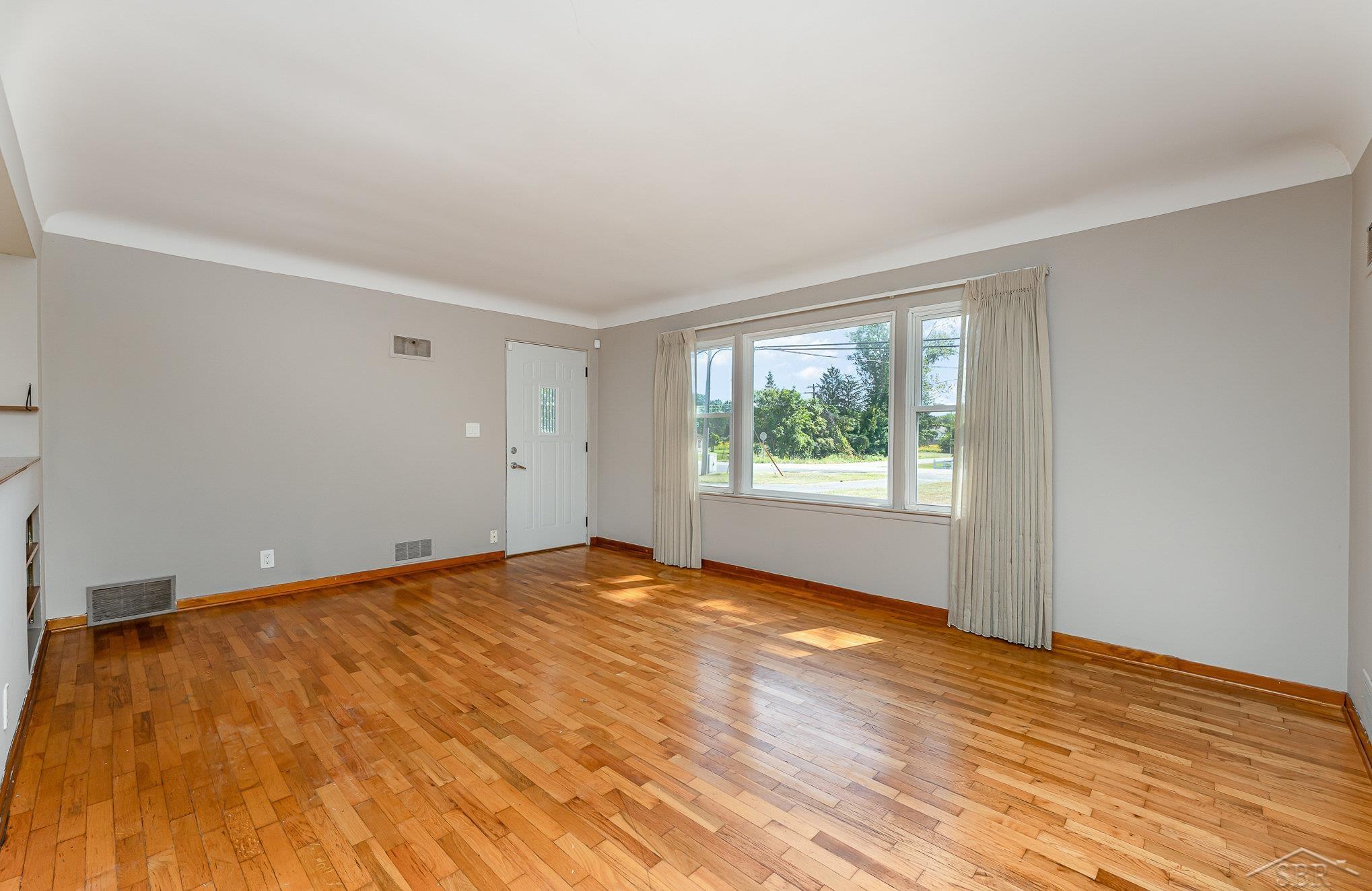 4995 Baker Road Bridgeport, MI 48722 - Photo 5 of 24