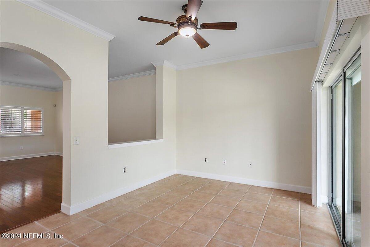 9745 Touchton Road, Unit 2807 Jacksonville, FL 32246 - Photo 10 of 36 09-Family Room