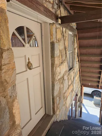 $1,800 | 398 Main Street, Unit 2, Chimney Rock, NC 28720