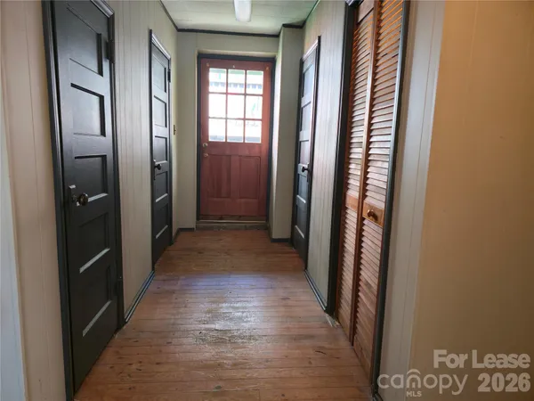 $1,800 | 398 Main Street, Unit 2, Chimney Rock, NC 28720