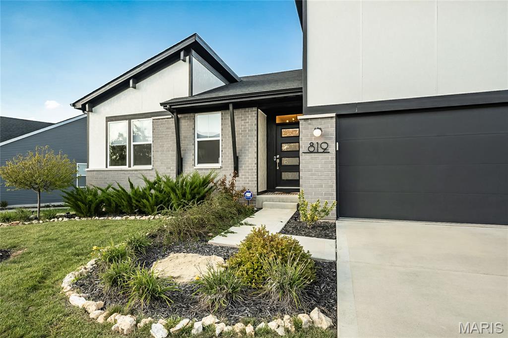 819 Upland Loop O'Fallon, MO 63368 - Photo 3 of 45