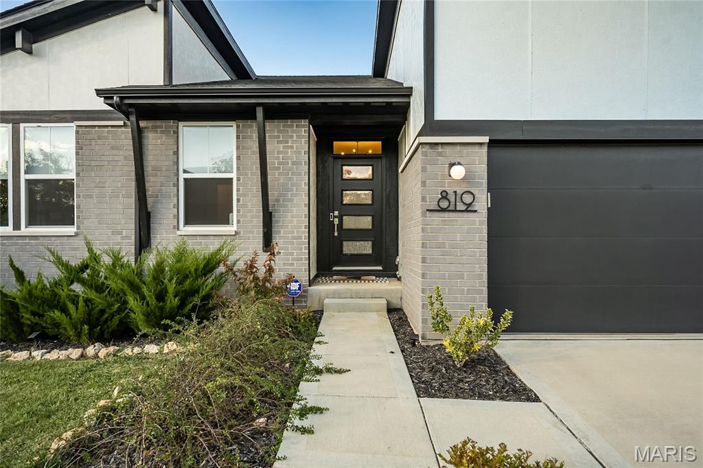 819 Upland Loop O'Fallon, MO 63368 - Photo 4 of 45