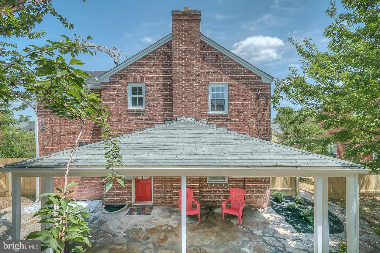 4 Dunmore Road Baltimore, MD 21228 - Photo 3 of 24 Large Flagstone Covered Patio for Entertaining