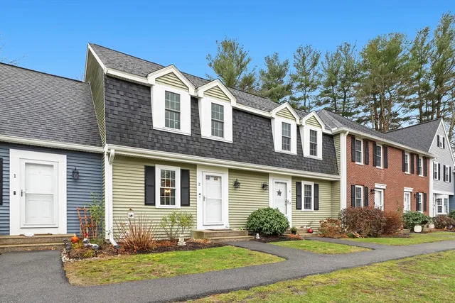 $384,900 | 585 Turnpike Street, Unit 2, Easton, MA 02375