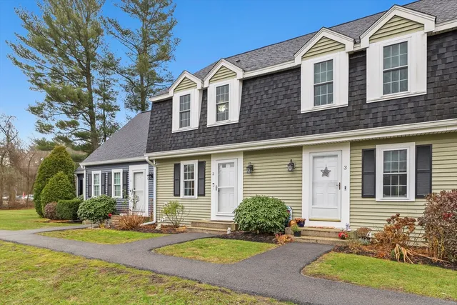 $384,900 | 585 Turnpike Street, Unit 2, Easton, MA 02375