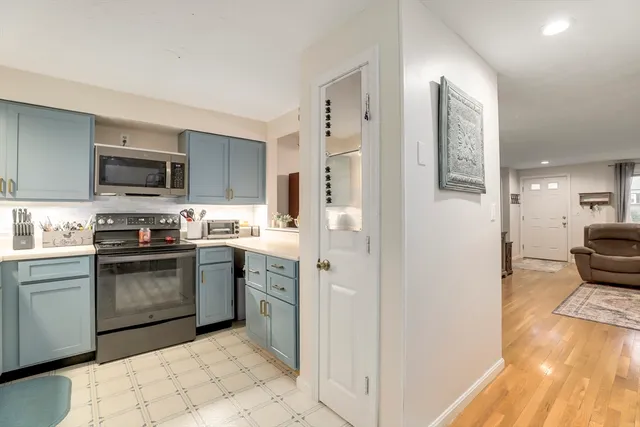 $384,900 | 585 Turnpike Street, Unit 2, Easton, MA 02375