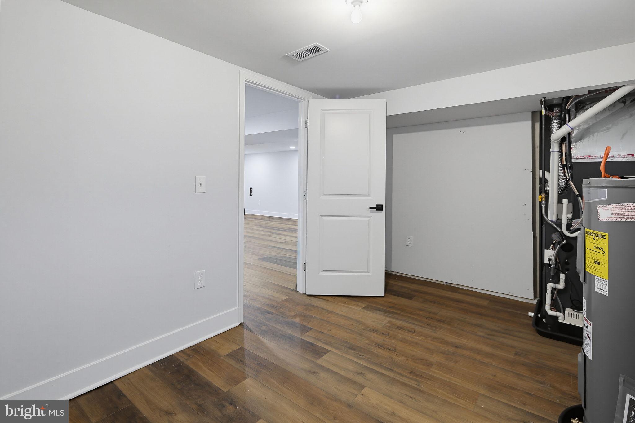 323 3rd Avenue Baltimore, MD 21227 - Photo 23 of 37