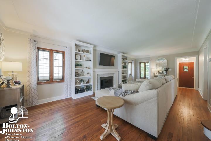 311 Merriweather Road Grosse Pointe Farms, MI 48236 - Photo 9 of 49
