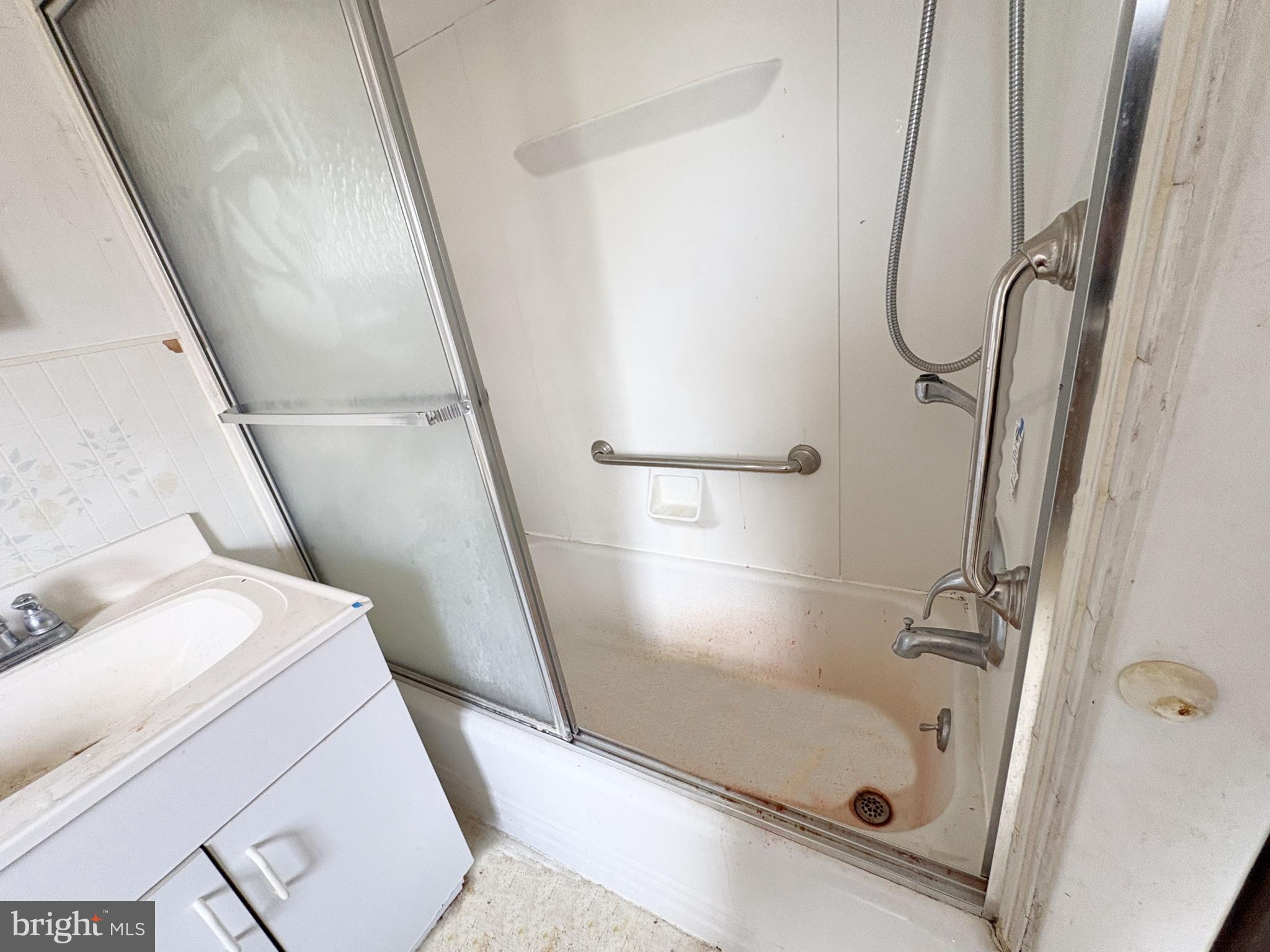 4321 Annapolis Road Baltimore, MD 21227 - Photo 14 of 17 Bathroom