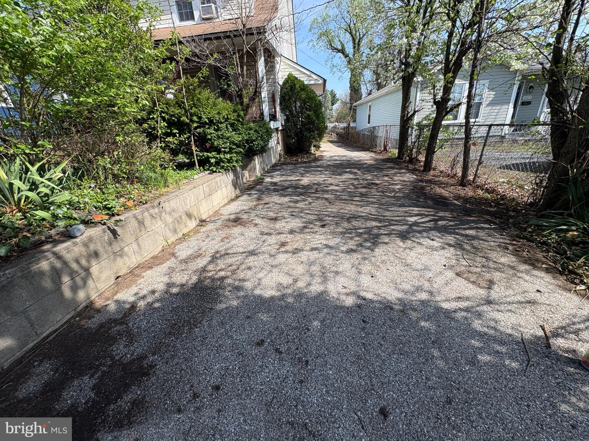 4321 Annapolis Road Baltimore, MD 21227 - Photo 3 of 17 Driveway