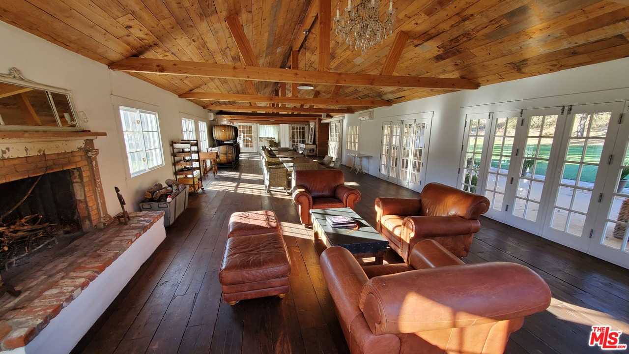 2714 Triunfo Canyon Road Agoura Hills, CA 91301 - Photo 20 of 29