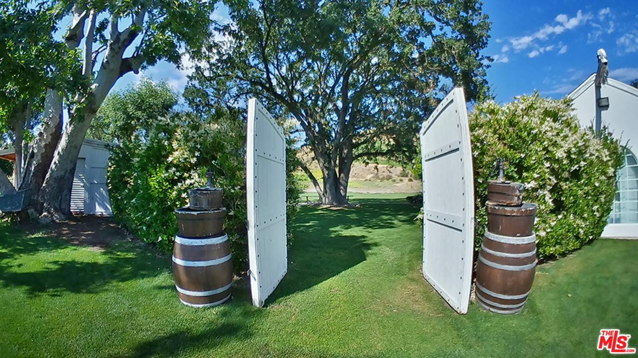 2714 Triunfo Canyon Road Agoura Hills, CA 91301 - Photo 8 of 29