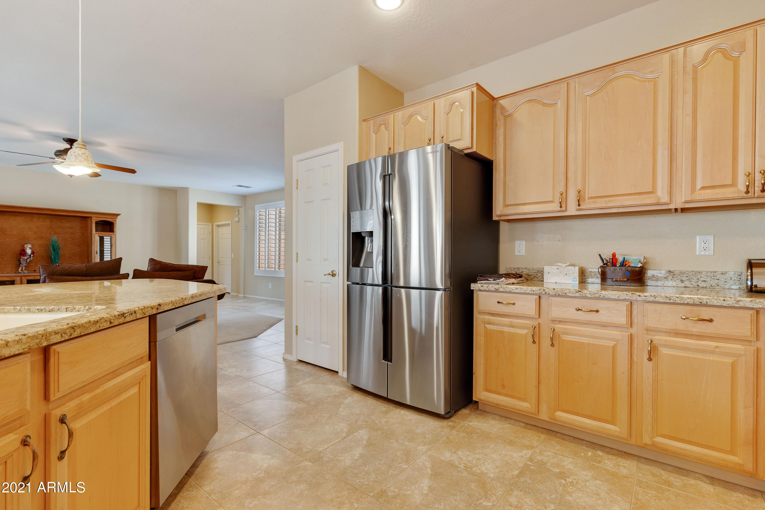 42504 Abbey Road Maricopa, AZ 85138 - Photo 4 of 58 Kitchen