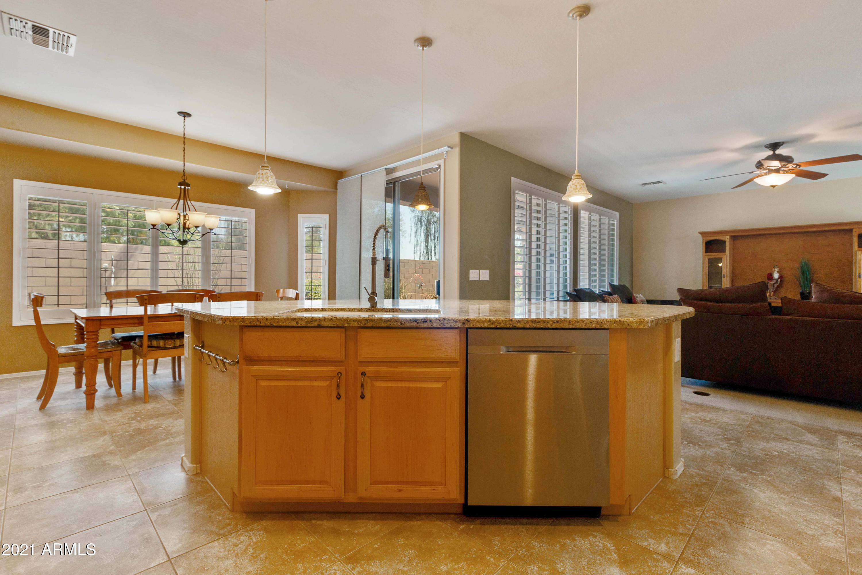 42504 Abbey Road Maricopa, AZ 85138 - Photo 9 of 58 Kitchen/Breakfast Nook