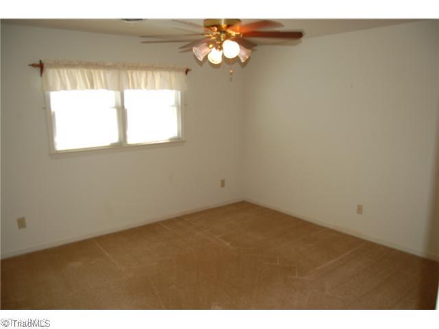 7600 Wallingford Road Greensboro, NC 27409 - Photo 13 of 14 1st Bedroom.
