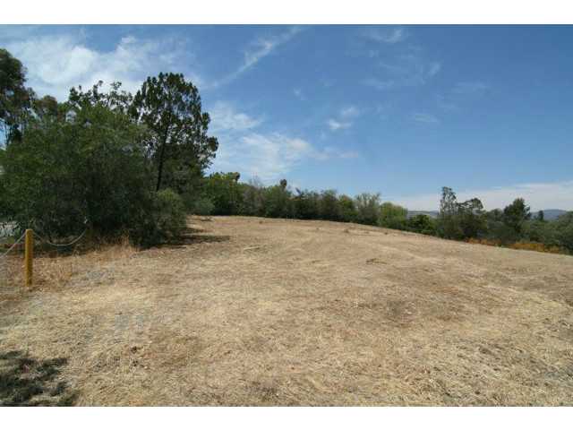3-rd Lot On Righ 3-rd Rancho Santa Fe, CA 92067 - Photo 4 of 13 Present entry on left (SE corner) looking west.