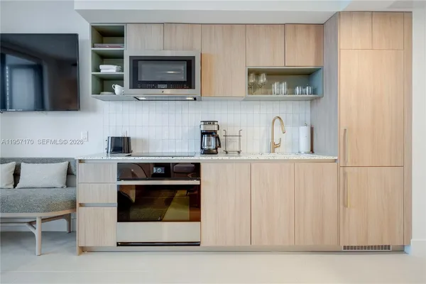 $2,680 | 159 Northeast 6th Street, Unit 3310, Miami, FL 33132