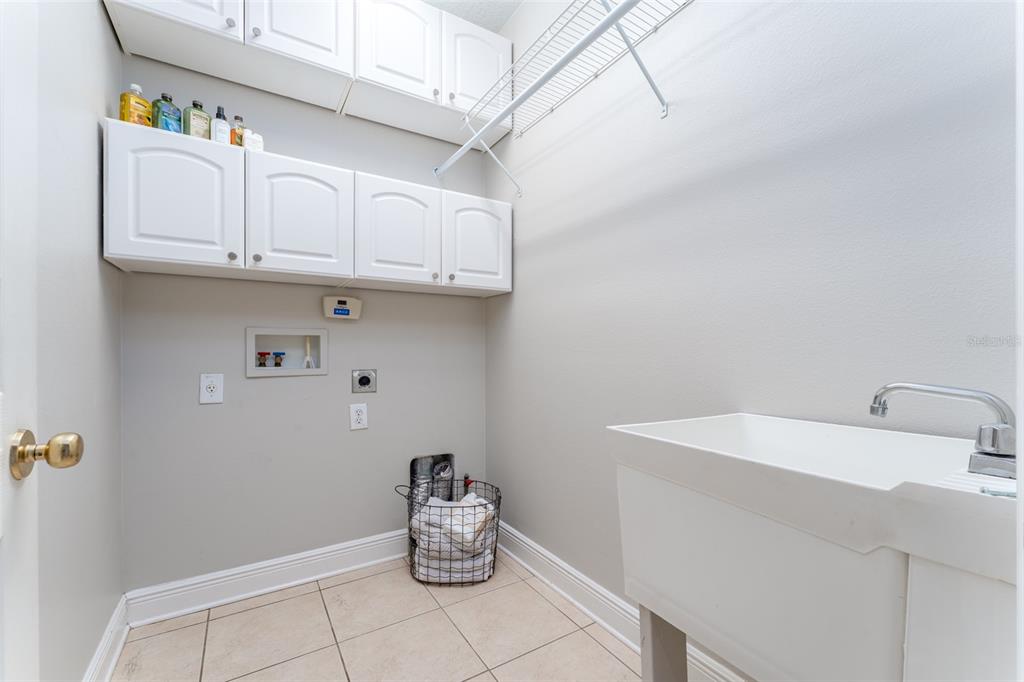 15211 Merlinglen Place Lithia, FL 33547 - Photo 31 of 34