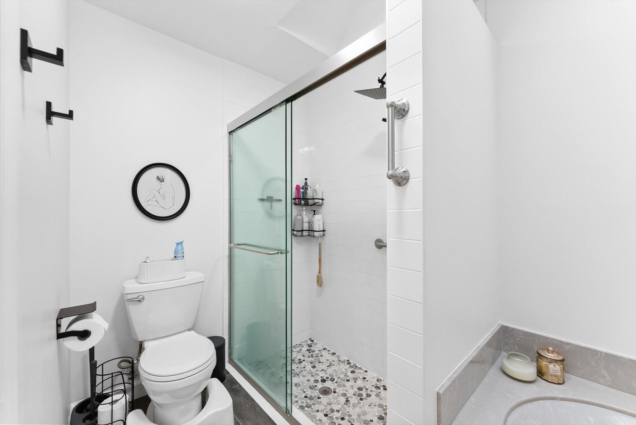 175 Executive Circle Boynton Beach, FL 33436 - Photo 21 of 49 Primary Bathroom