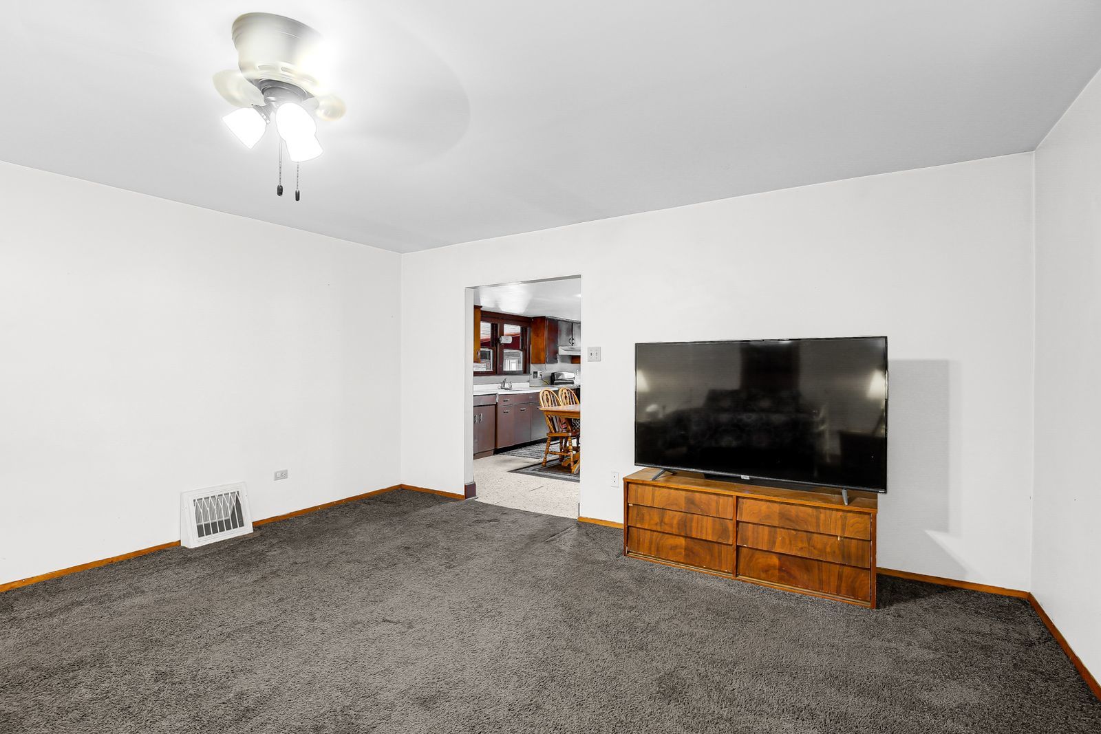 2201 Thornton Lansing Road Lansing, IL 60438 - Photo 10 of 40