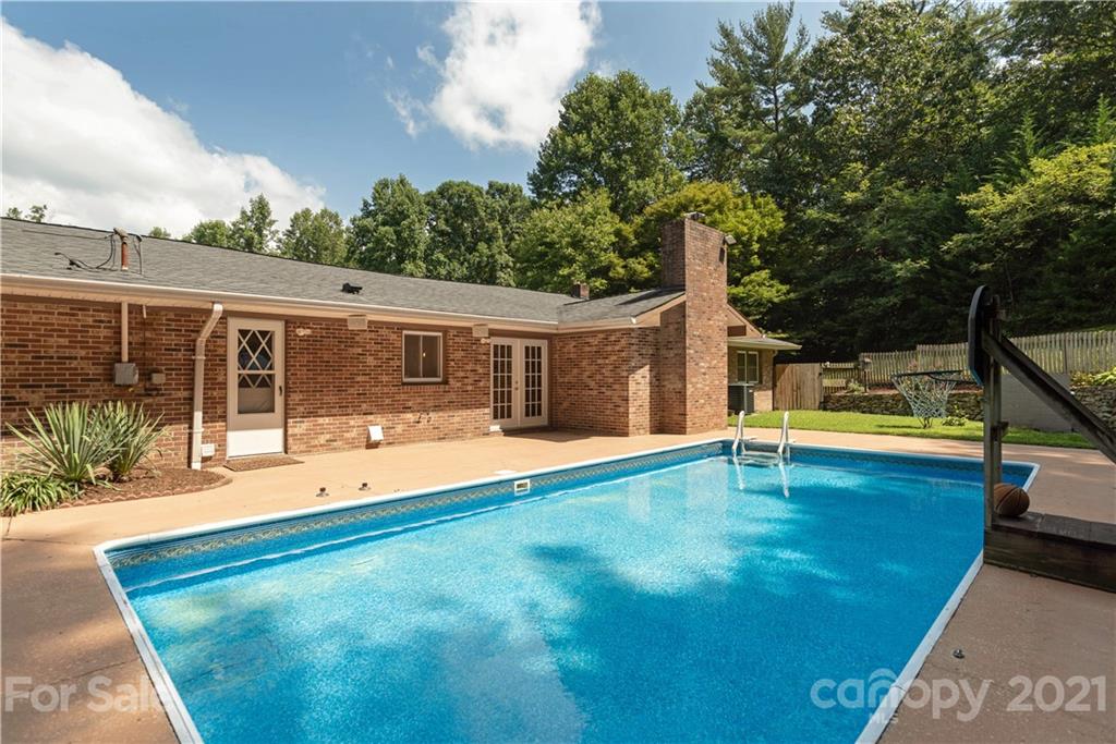 160 Cold Springs Road Hendersonville, NC 28792 - Photo 21 of 26 swimming pool with outdoor seating