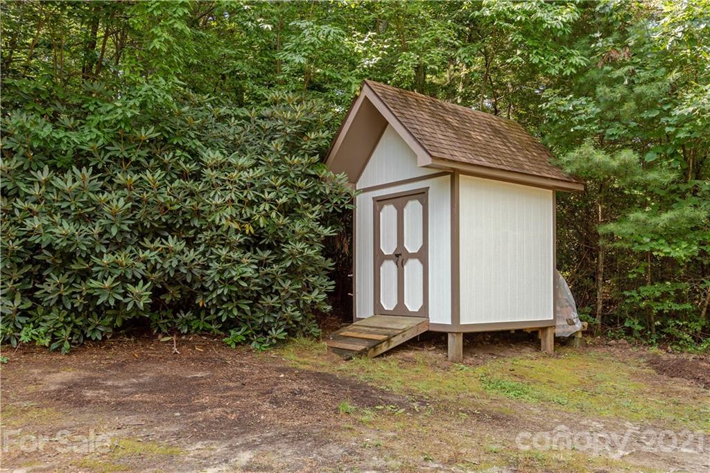 160 Cold Springs Road Hendersonville, NC 28792 - Photo 24 of 26 a house with trees in the background