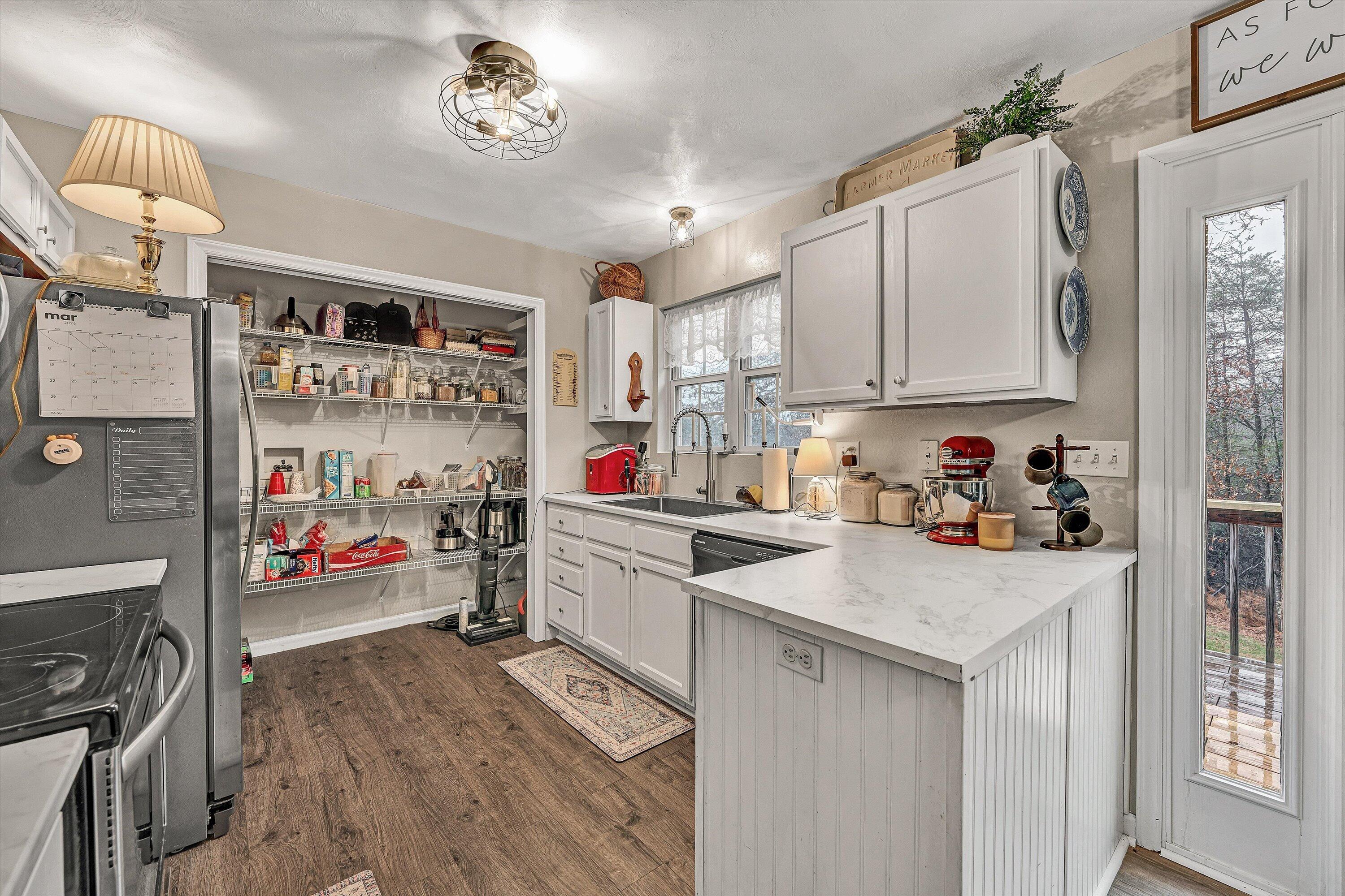 1328 Morewood Road Hardy, VA 24101 - Photo 10 of 34 09-DSC00016