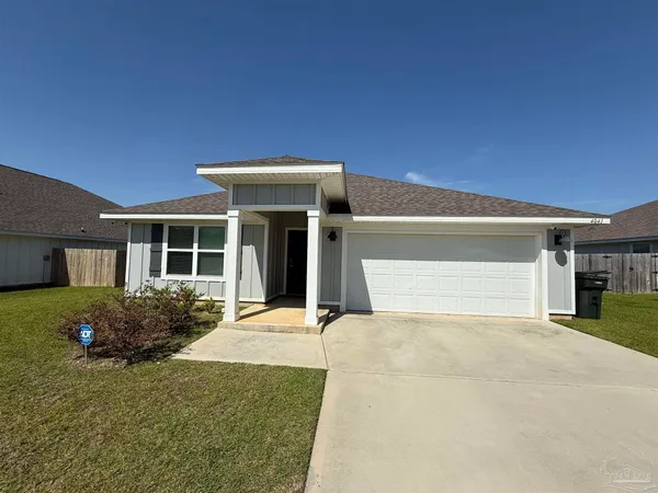 $2,020 | 4041 Whitetail Lane, Pensacola, FL 32526