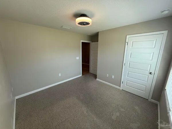$2,020 | 4041 Whitetail Lane, Pensacola, FL 32526