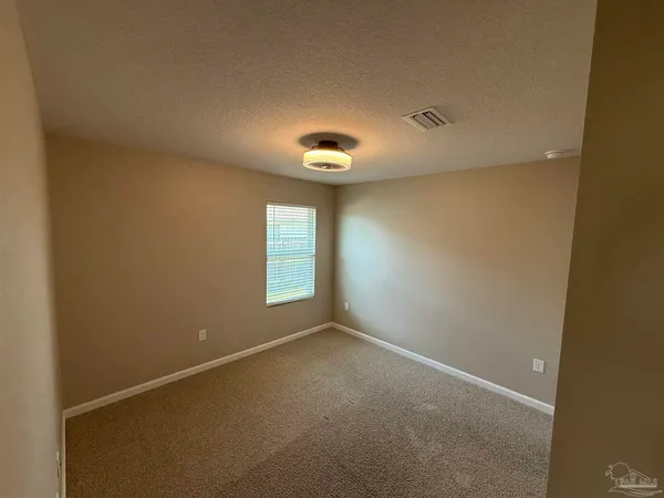 $2,020 | 4041 Whitetail Lane, Pensacola, FL 32526
