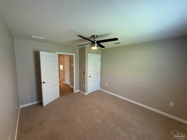 $2,020 | 4041 Whitetail Lane, Pensacola, FL 32526