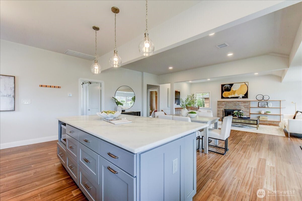 3228 57th Avenue Southwest Seattle, WA 98116 - Photo 14 of 38