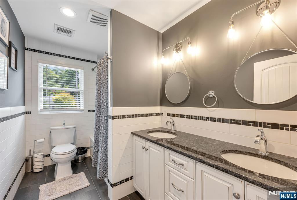 31 Osceola Road Wayne, NJ 07470 - Photo 26 of 44