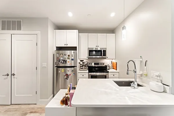 $3,195 | 1457 Tremont Street, Unit 210, Boston, MA 02120