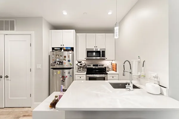 $3,195 | 1457 Tremont Street, Unit 210, Boston, MA 02120