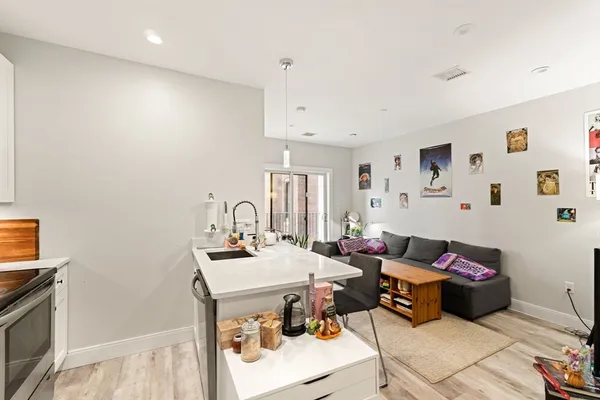 $3,195 | 1457 Tremont Street, Unit 210, Boston, MA 02120