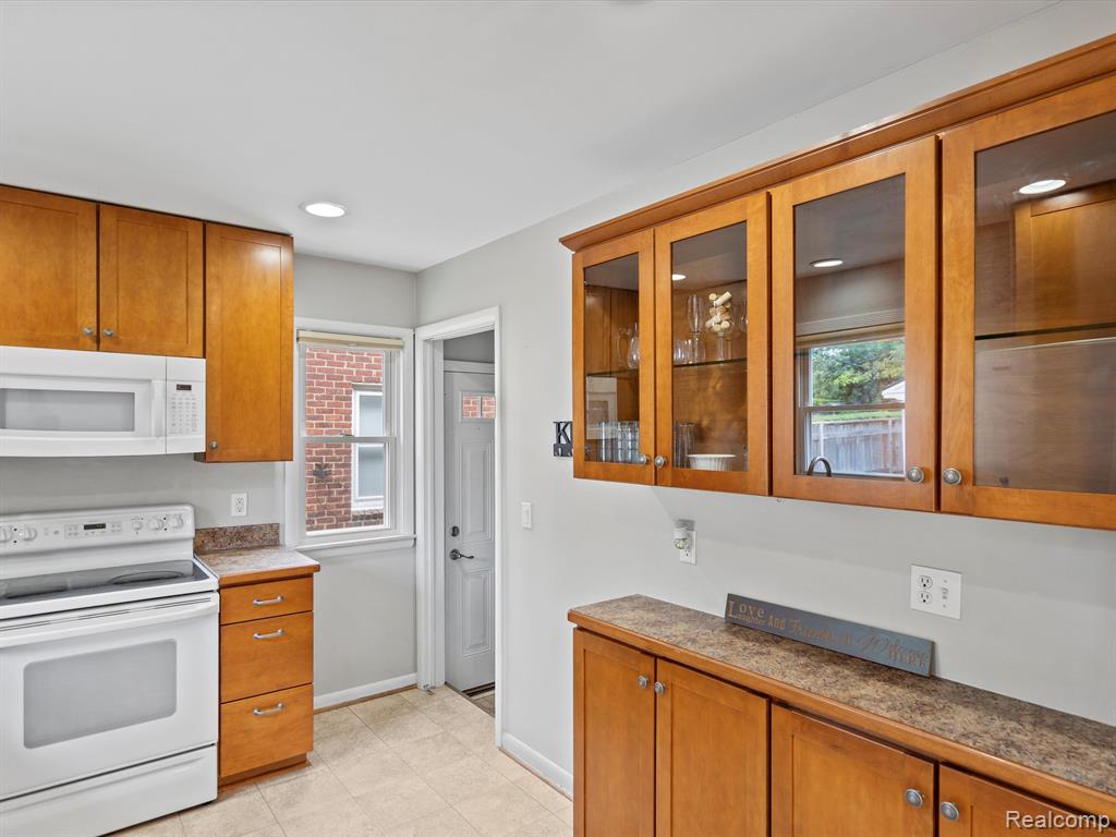 2414 West Webster Road Royal Oak, MI 48073 - Photo 10 of 22 Gallery Image 10