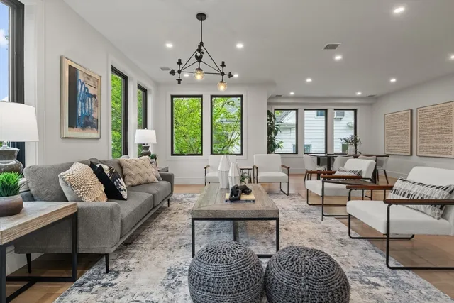 $3,100,000 | 116 Thorndike Street, Unit 2, Brookline, MA 02446