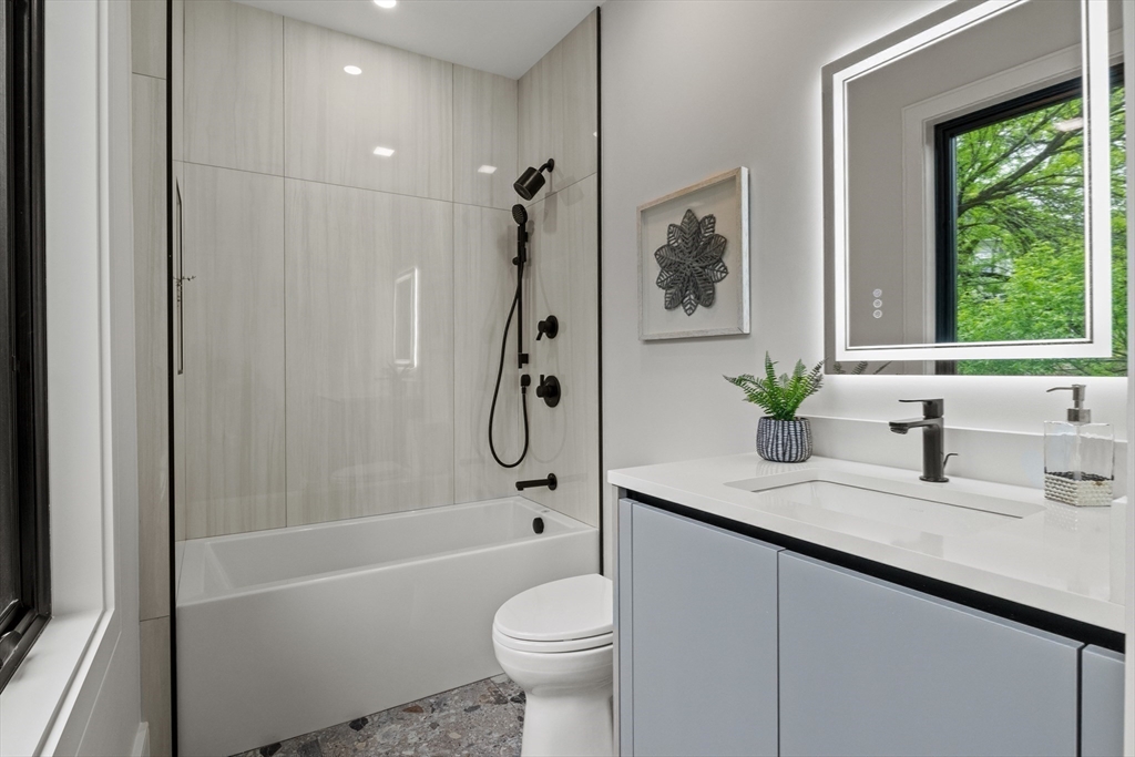 116 Thorndike Street, Unit 2 Brookline, MA 02446 - Photo 13 of 40