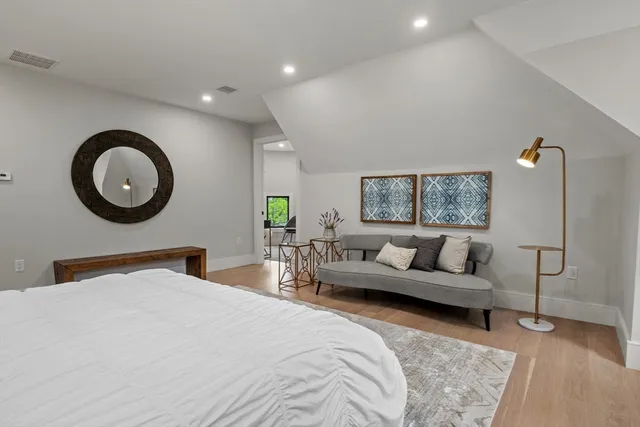 $3,100,000 | 116 Thorndike Street, Unit 2, Brookline, MA 02446