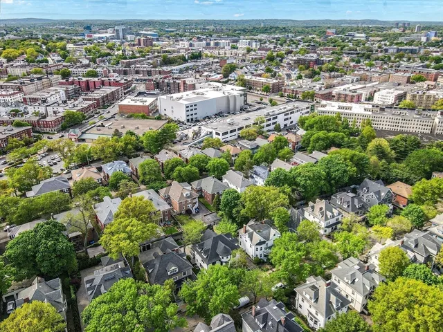 $3,100,000 | 116 Thorndike Street, Unit 2, Brookline, MA 02446