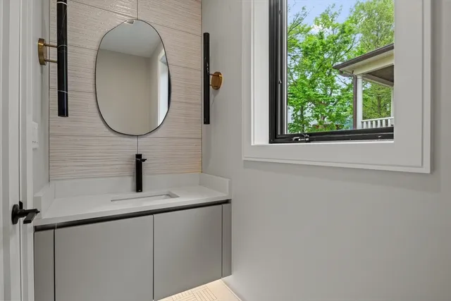 $3,100,000 | 116 Thorndike Street, Unit 2, Brookline, MA 02446