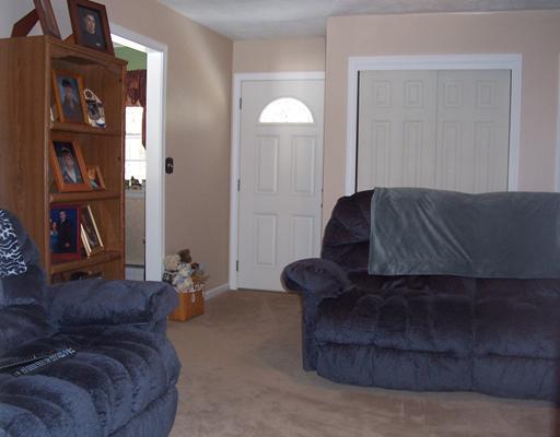 374 Kennebec Road Hampden, ME 04444 - Photo 10 of 16 Den/Family/Great Room.