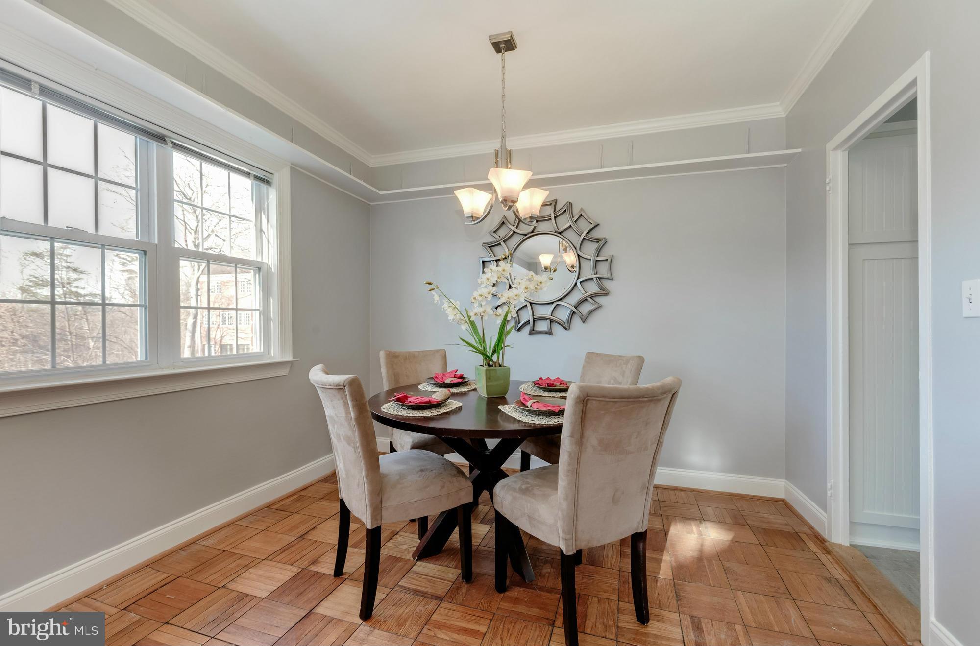 3214 Gunston Road Alexandria, VA 22302 - Photo 6 of 19 Dining Room