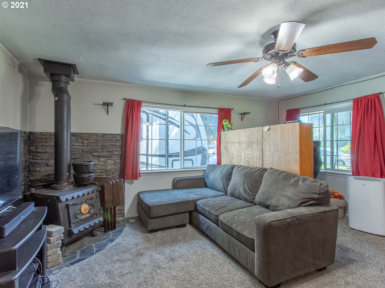 1068 South Hillhurst Road Ridgefield, WA 98642 - Photo 4 of 24