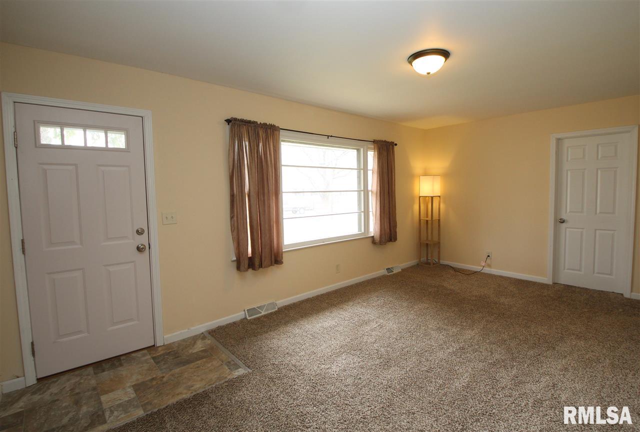 129 Briargate Road Washington, IL 61571 - Photo 3 of 36 Gallery Image 3