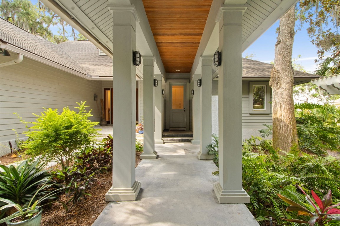 10 Sea Marsh Road Amelia Island, FL 32034 - Photo 5 of 78 a view of a entrance of the house
