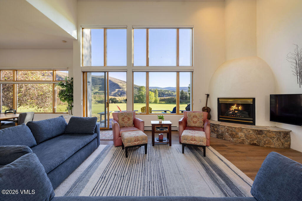 21 Conestoga Circle Edwards, CO 81632 - Photo 6 of 38 2606_21_conestoga_interior_living_b