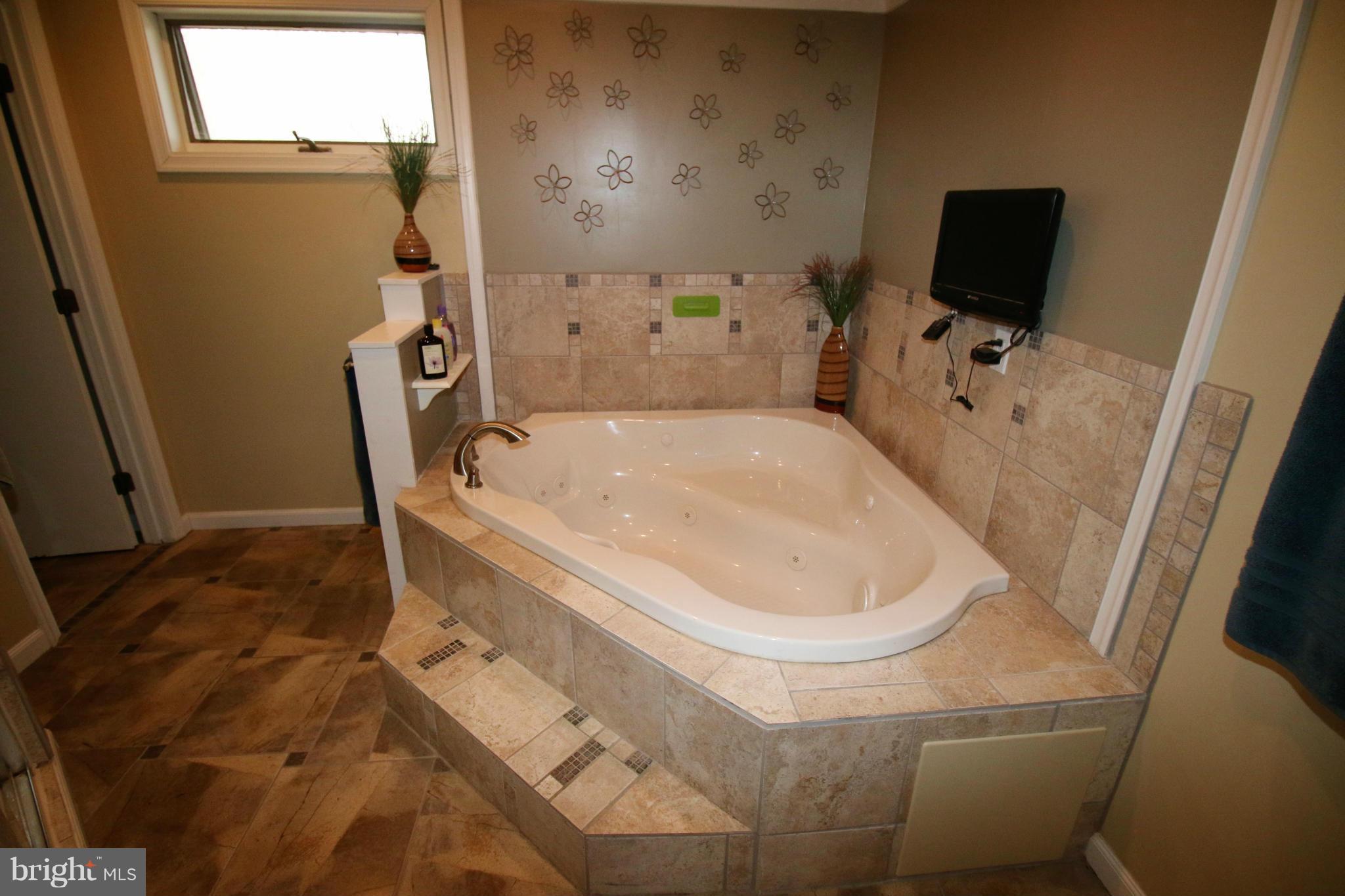 12821 Westside Road Manassas, VA 20112 - Photo 14 of 27 Bath (Master)