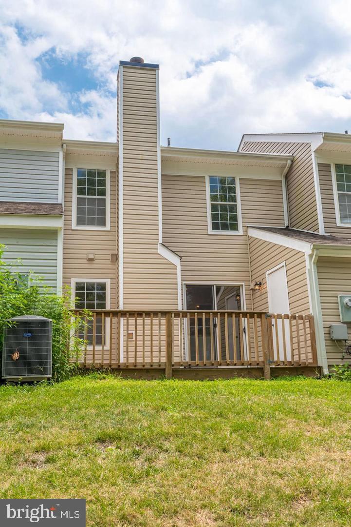 340 Lancaster Square Sterling, VA 20164 - Photo 16 of 16 Back view of the property!